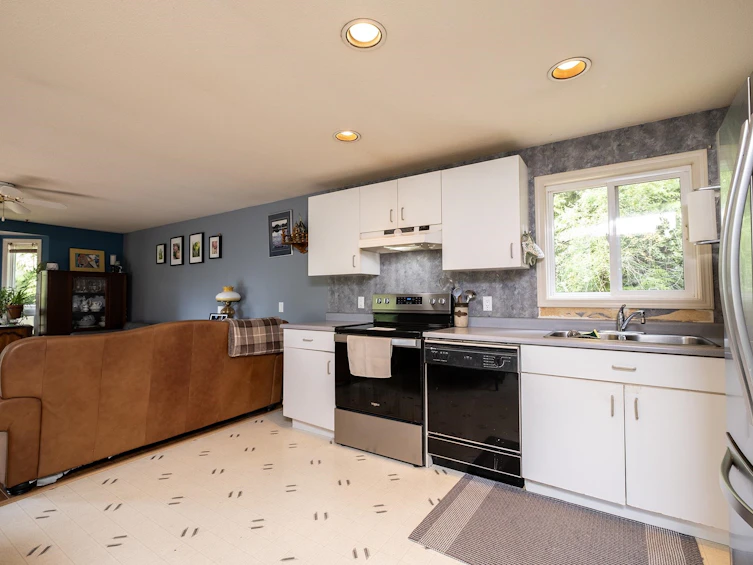 1632 Pell Road, Roberts Creek, BC, V0N 2W1 - 8
