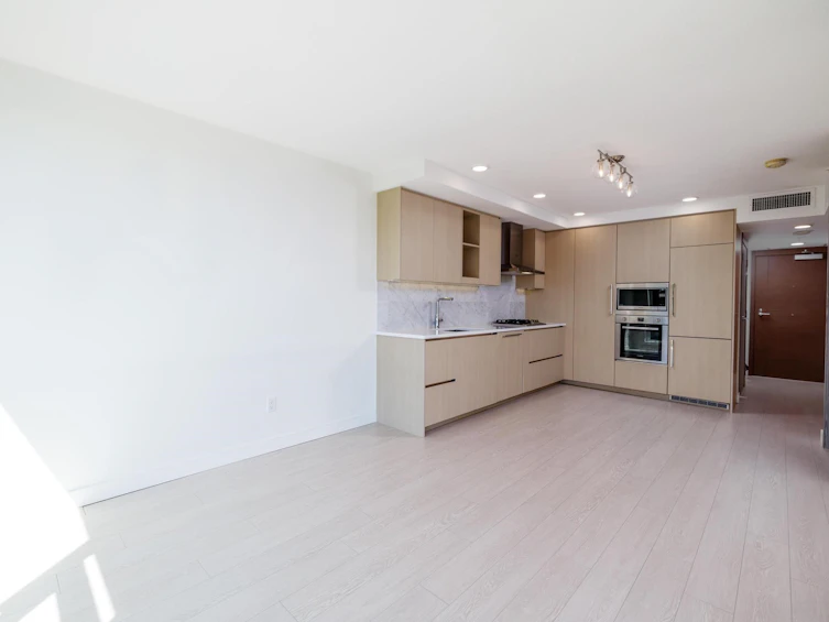 716-8800 Hazelbridge Way, Richmond, BC, V6X 0S3 - 4