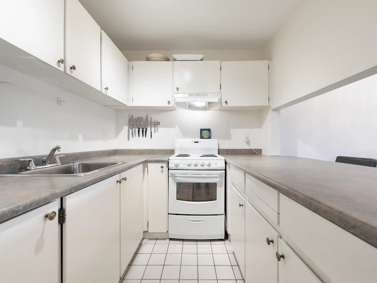 112-1990 W 6th Avenue, Vancouver, BC, V6J 4V4 - 11