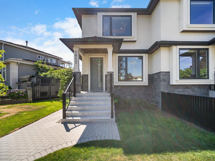 1812 E 55th Avenue, Vancouver, BC, V5P 2A1 - 2
