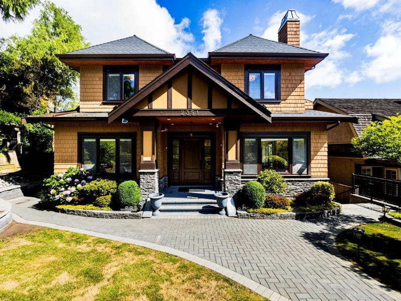2351 W 34th Avenue, Vancouver BC V6M 1G8