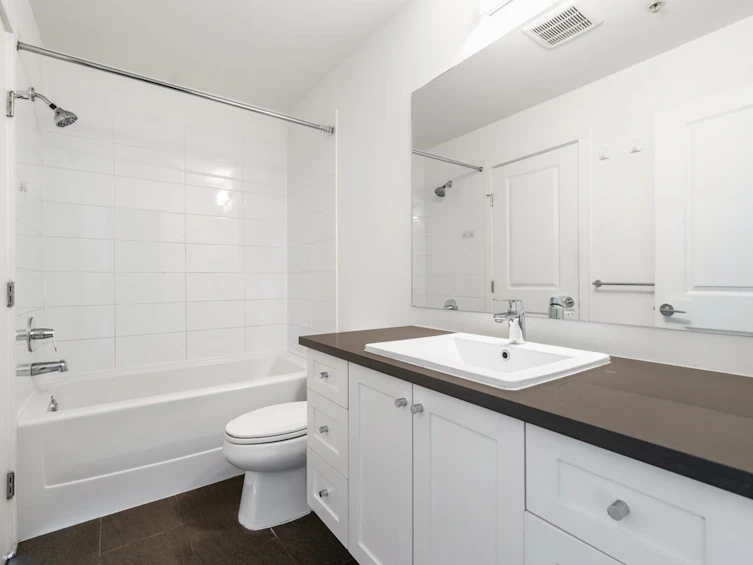 112-13628 81a Avenue, Surrey, BC, V3W 3E2 - 23