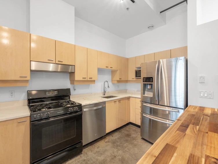 223-428 W 8th Avenue, Vancouver, BC, V5Y 1N9 - 2
