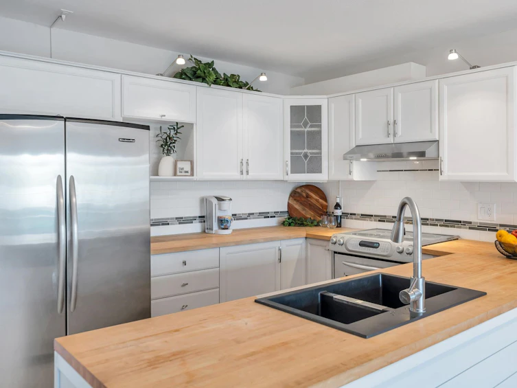 109-378 Esplanade Avenue, Harrison Hot Springs, BC, V0M 1A3 - 4