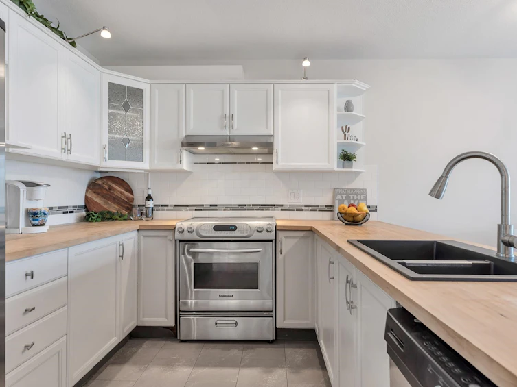 109-378 Esplanade Avenue, Harrison Hot Springs, BC, V0M 1A3 - 2