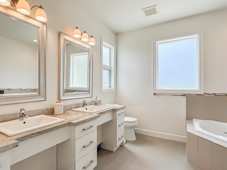 21800 River Road, Richmond, BC, V6V 1M4 - 24
