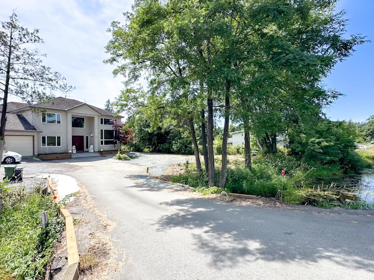 21800 River Road, Richmond, BC, V6V 1M4 - 2