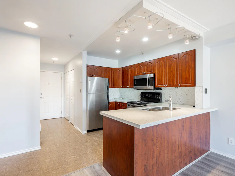 208-633 W 16th Avenue, Vancouver, BC, V5Z 1S5 - 3