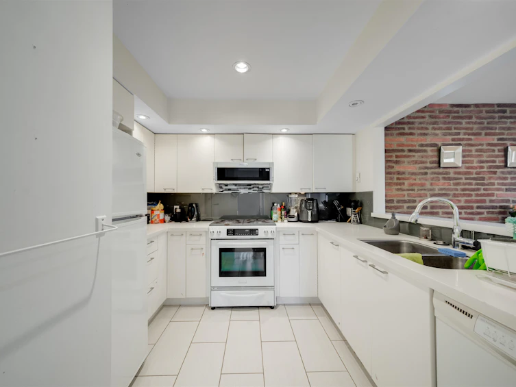2530 Cornwall Avenue, Vancouver, BC, V6K 1C2 - 14