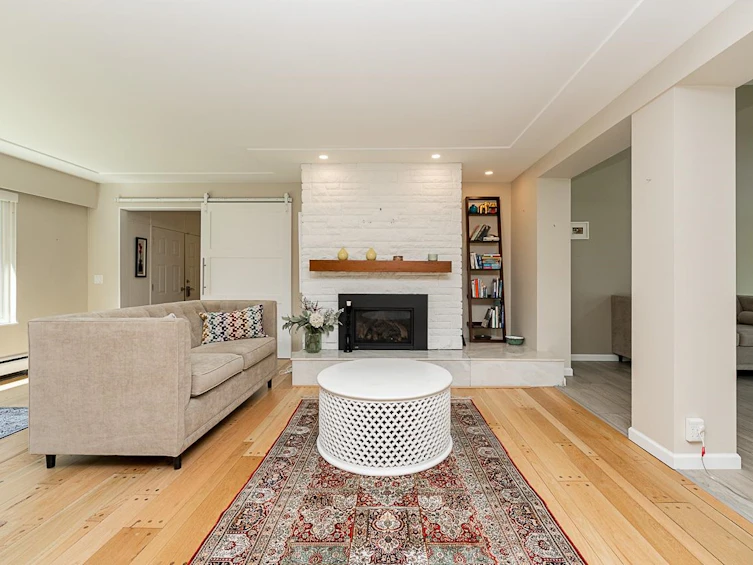 4151 Tytahun Crescent, Vancouver, BC, V5N 3N1 - 2