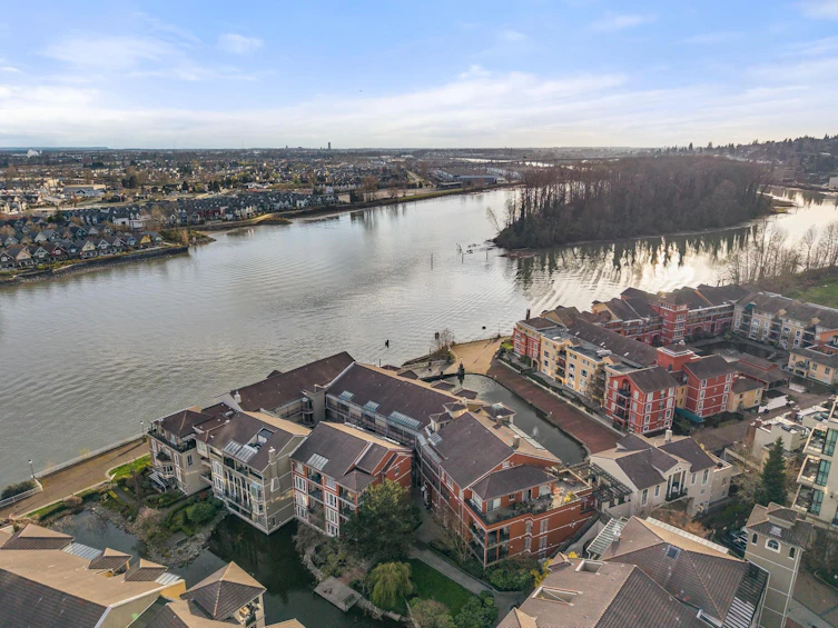 306-2 Renaissance Square, New Westminster, BC, V3M 6K3 - 27