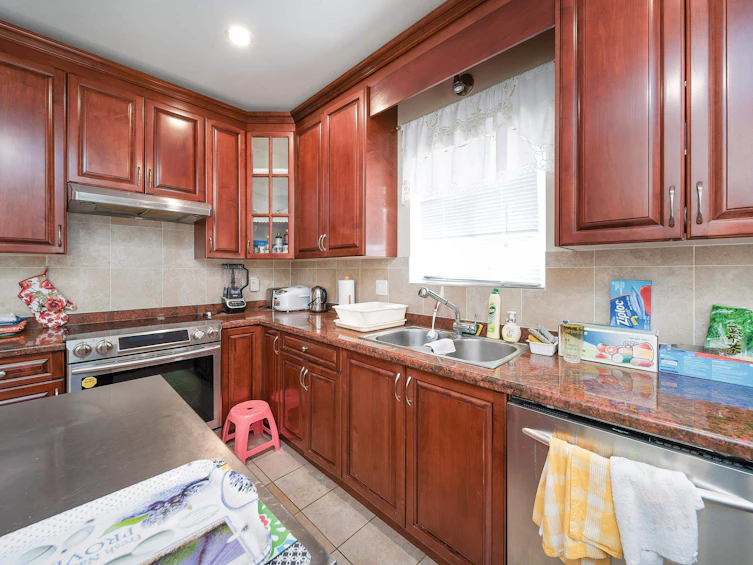 4708 Sardis Street, Burnaby, BC, V5H 1L5 - 8