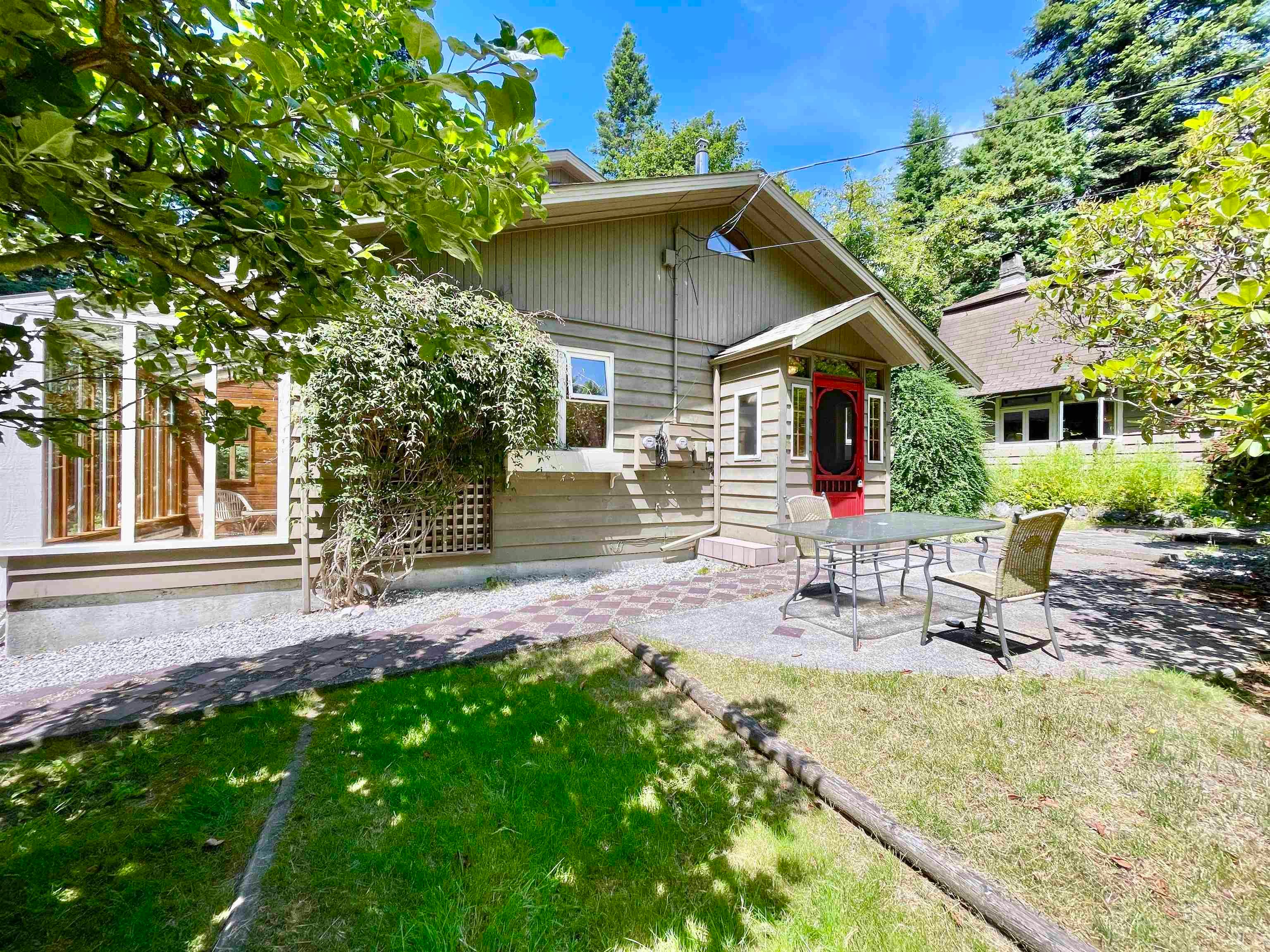 212 Gibsons Real Estate Listings & Houses for Sale - REW
