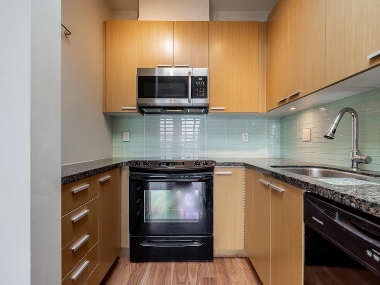 PH16-5388 Grimmer Street, Burnaby, BC, V5H 0B9 - 7