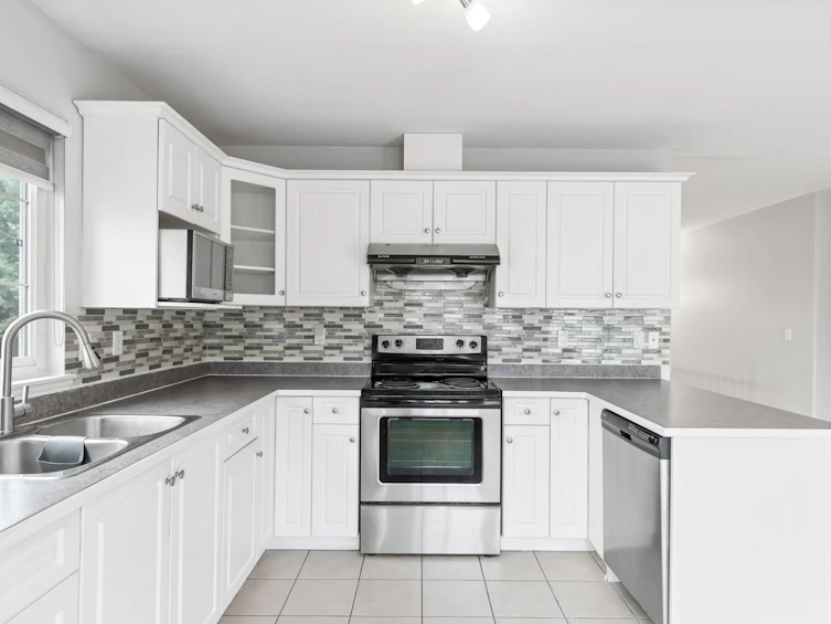 20660 Thorne Avenue, Maple Ridge, BC, V2X 2K8 - 13