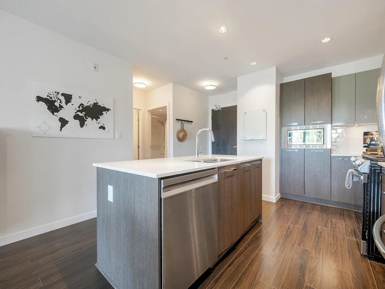 301-202 E 24th Avenue, Vancouver, BC, V5V 1Z6 - 4