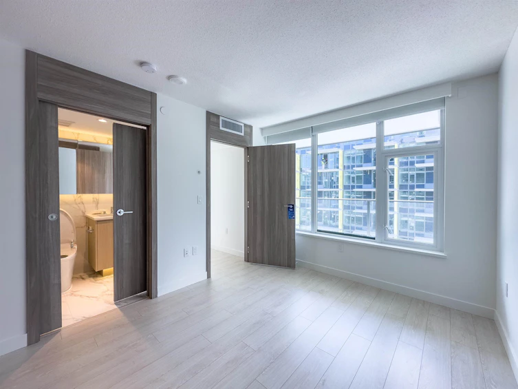 1083-8608 Hazelbridge Way, Richmond, BC, V6X 0W2 - 6