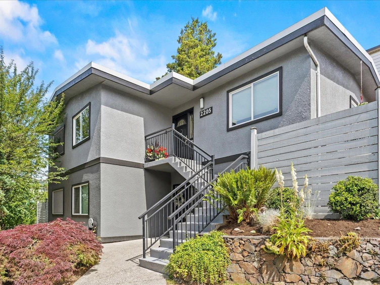 2205 Mcgill Street, Vancouver, BC, V5L 1C3