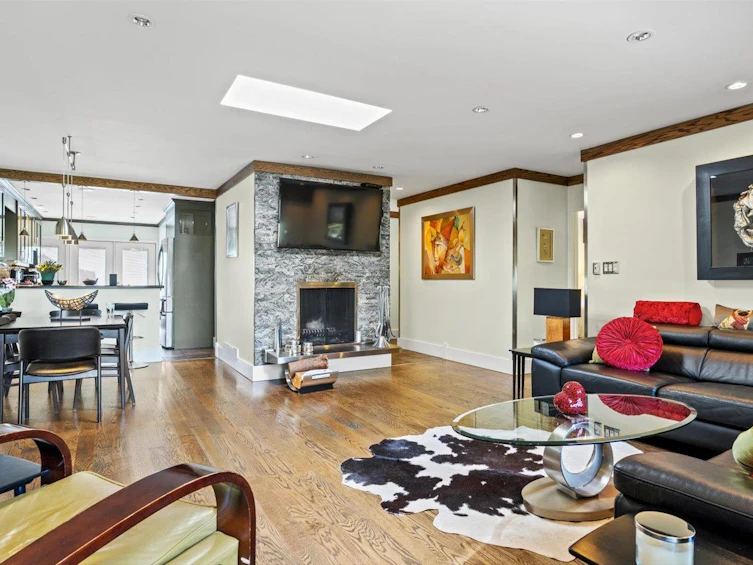 2205 Mcgill Street, Vancouver, BC, V5L 1C3 - 4