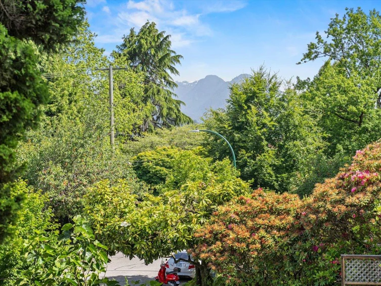 2205 Mcgill Street, Vancouver, BC, V5L 1C3 - 7