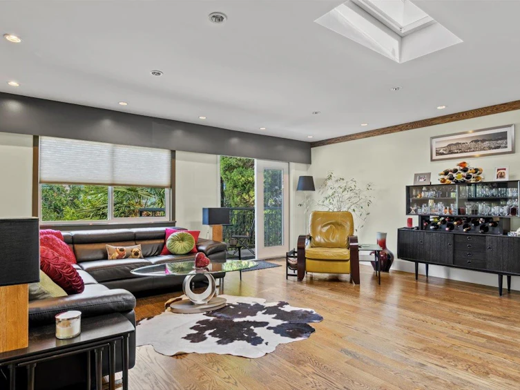 2205 Mcgill Street, Vancouver, BC, V5L 1C3 - 2