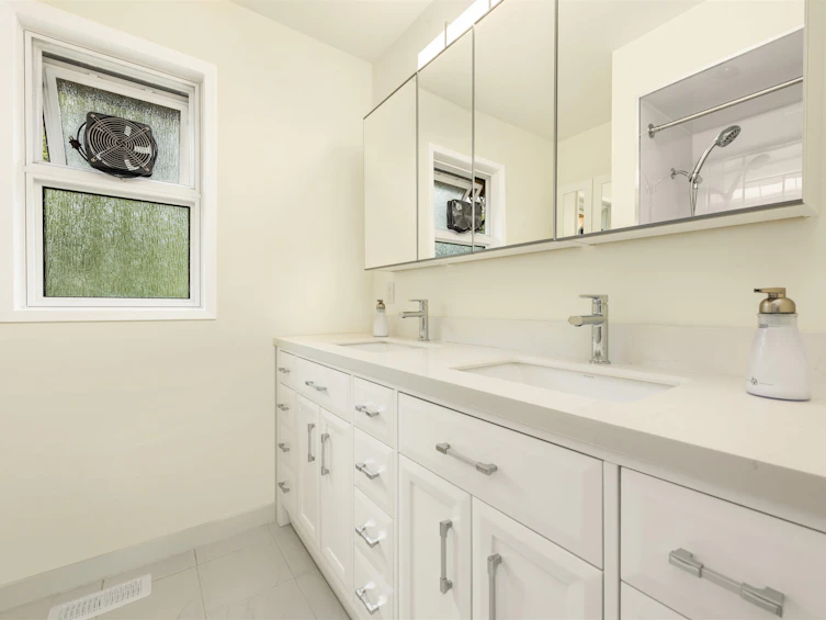 10902 Ryan Road, Richmond, BC, V7A 2G4 - 11