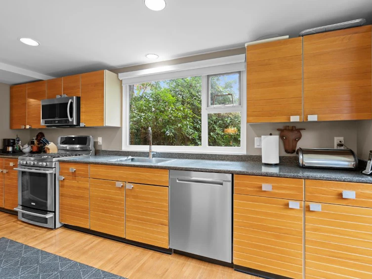 407 Queens Avenue, New Westminster, BC, V3L 1K2 - 9