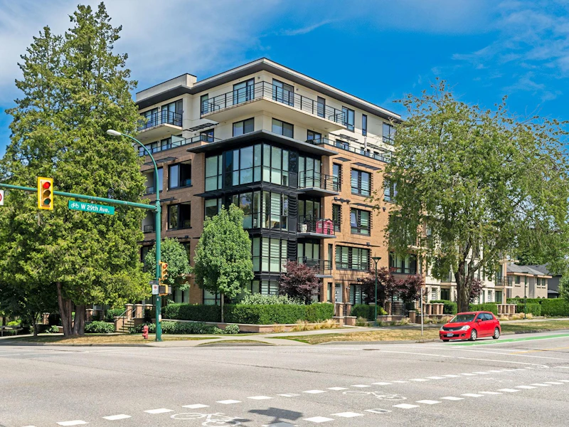 304 - 4488 Cambie Street, Vancouver BC