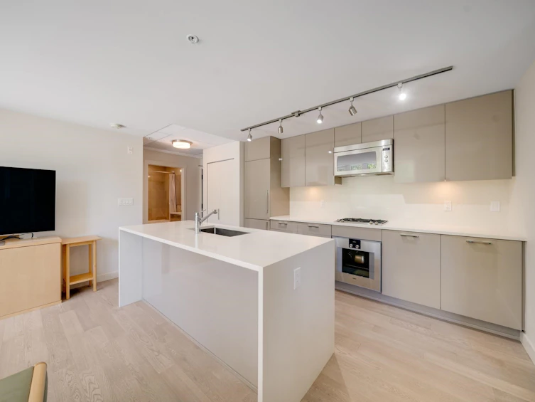 304-4488 Cambie Street, Vancouver, BC, V5Y 0M2 - 11