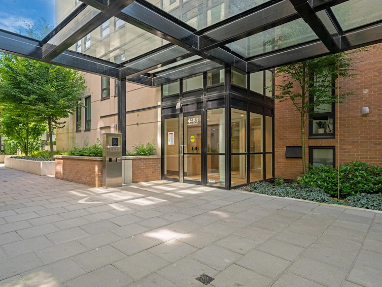 304-4488 Cambie Street, Vancouver, BC, V5Y 0M2 - 2