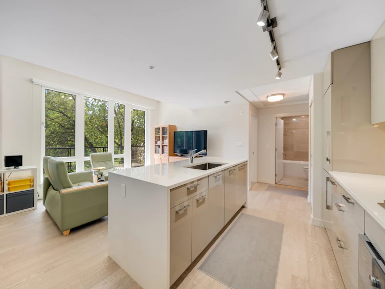 304-4488 Cambie Street, Vancouver, BC, V5Y 0M2 - 9
