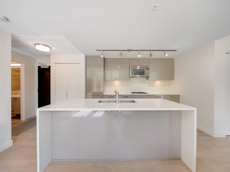 304-4488 Cambie Street, Vancouver, BC, V5Y 0M2 - 12
