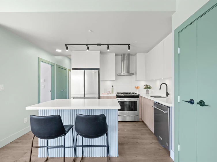 202-3602 Aldercrest Dr Drive, North Vancouver, BC, V7G 0A2 - 4