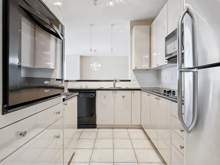 1603-160 E 13th Street, North Vancouver, BC, V7L 2L5 - 11