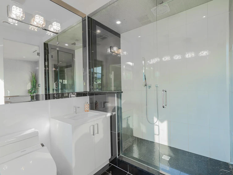 1072 E 39th Avenue, Vancouver, BC, V5W 1L1 - 16