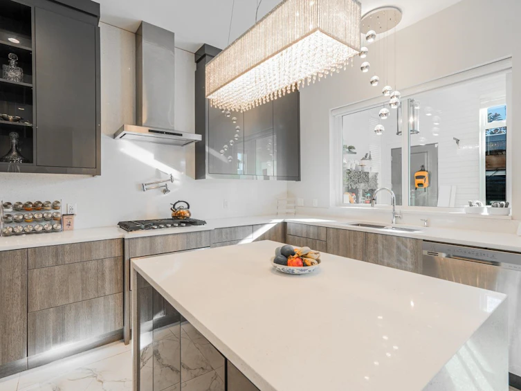 1072 E 39th Avenue, Vancouver, BC, V5W 1L1 - 6