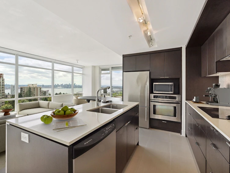 906-158 W 13th Street, North Vancouver, BC, V7M 0A7