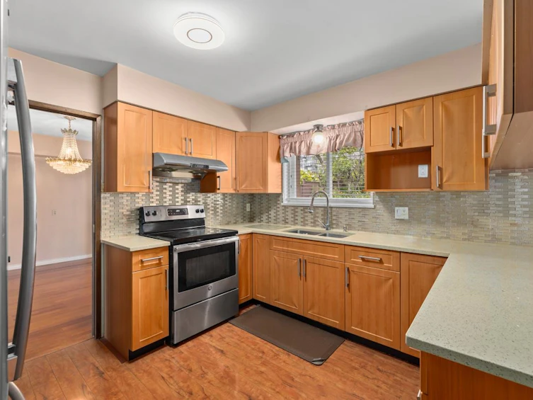 959 Dansey Avenue, Coquitlam, BC, V3K 3G8 - 11