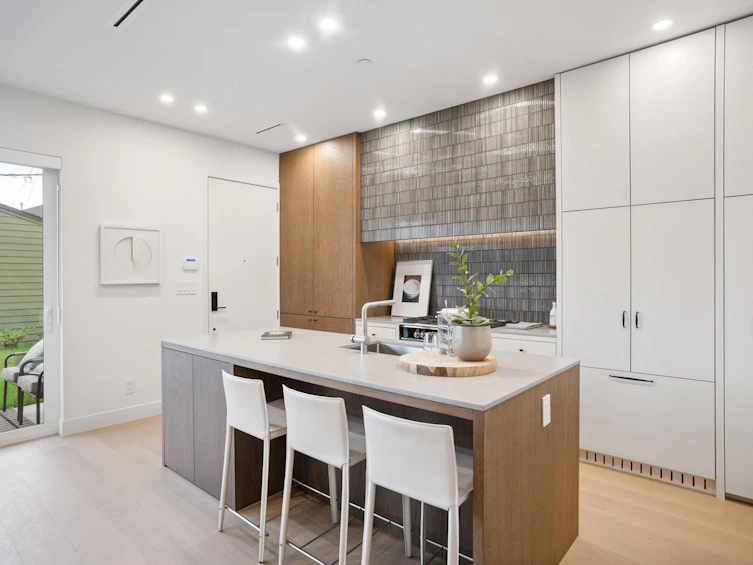 2-4756 Argyle Street, Vancouver, BC, V5N 3X8 - 9