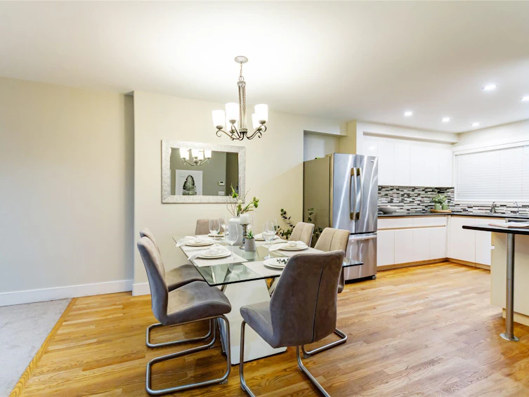 2072 Springer Avenue, Burnaby, BC, V5B 3M5 - 8