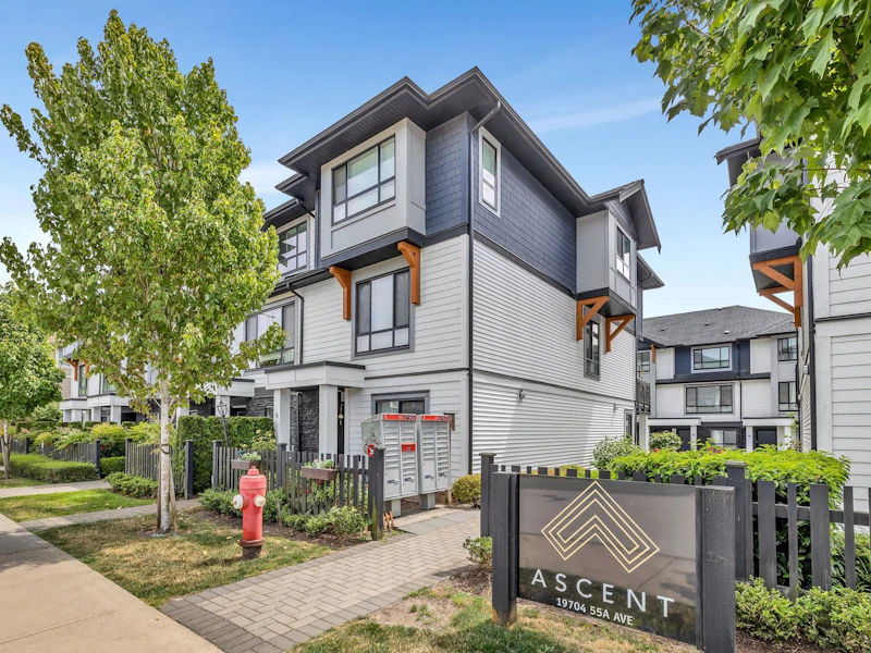 9 - 19704 55a Avenue, Langley BC