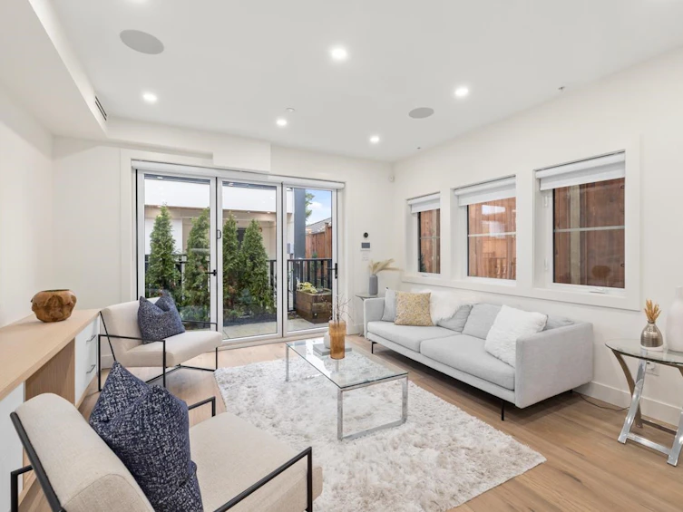 1125 E 15th Avenue, Vancouver, BC, V5T 2S7 - 3