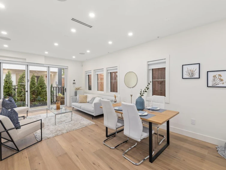 1125 E 15th Avenue, Vancouver, BC, V5T 2S7 - 2