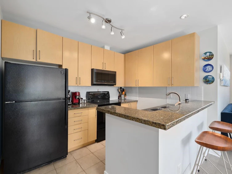 301-2630 Arbutus Street, Vancouver, BC, V6J 5L8 - 3