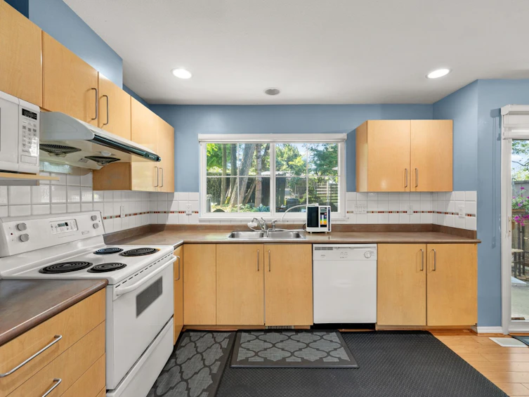 27-8888 151 Street, Surrey, BC, V3R 0Z9 - 4