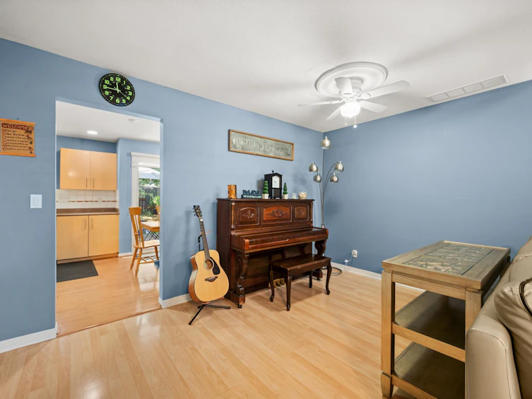 27-8888 151 Street, Surrey, BC, V3R 0Z9 - 8