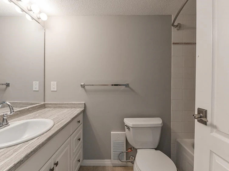 211-33688 King Road, Abbotsford, BC, V2S 7P9 - 27