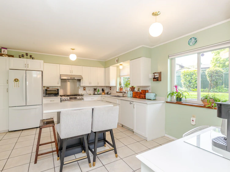 13311 65a Avenue, Surrey, BC, V3W 8T1 - 13