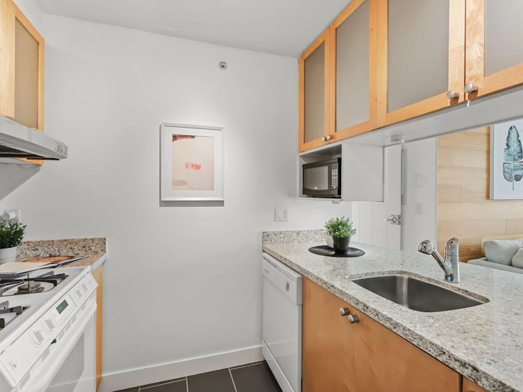 1701-1003 Burnaby Street, Vancouver, BC, V6E 4R7 - 3