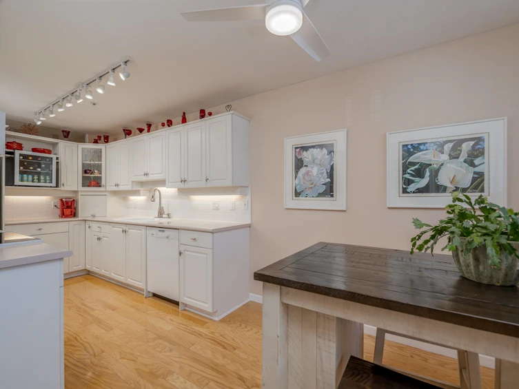109N-1100 56 Street, Delta, BC, V4L 2N2 - 9